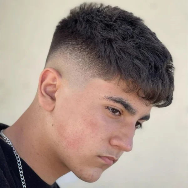 potongan rambut keriting pria